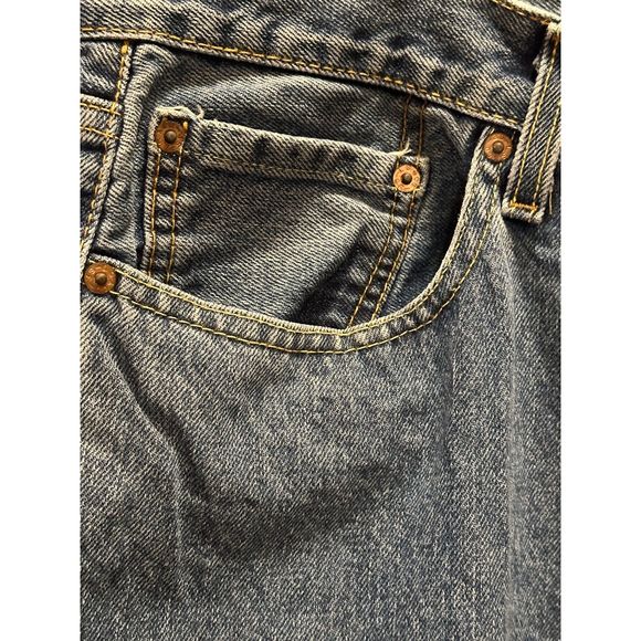 Men's Levis, 550, 42W x 29L - Picture 6 of 9